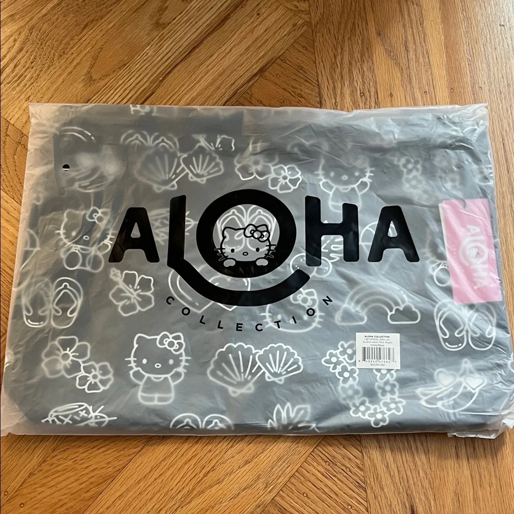 Brand New Limited Edition Hello Kitty Aloha Collection Max Pouch - Picture 4 of 4